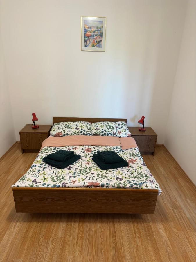 Apartmani Marko Novalja Exterior foto