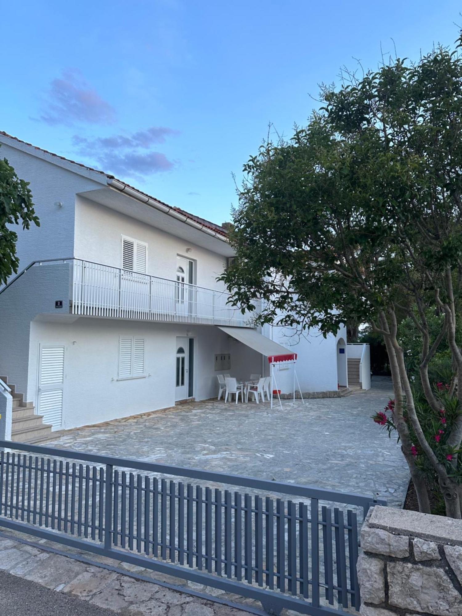 Apartmani Marko Novalja Exterior foto